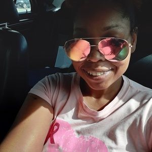 Meet your Posher, Ebony